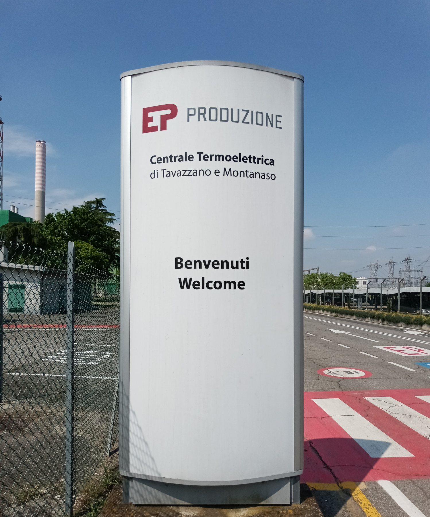 Il totem di benvenuto EP Produzione alla centrale di Tavazzano e Montanaso